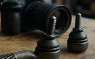 Как осмотреть пыльники рулевых наконечников без подъемника