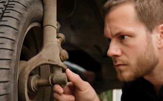 Проверка состояния шаровых опор без подъемника и разбор признаков