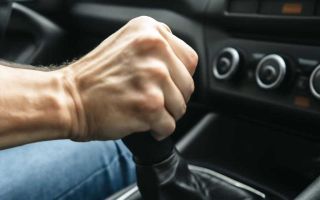 Причины хруста при переключении передач на механической коробке