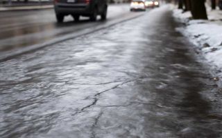 Как держать автомобиль на льду без лишних движений