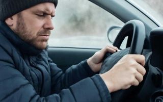 Почему руль туго вращается на холодном автомобиле