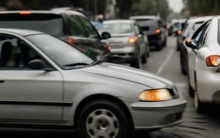 Почему автомобиль дергается при трогании в плотном потоке