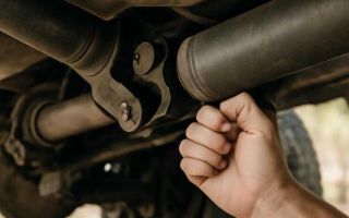 Причины стука в карданном валу внедорожника и способы проверки