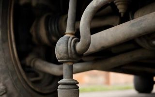 Почему стучит стабилизатор на мелких ямах и стыках