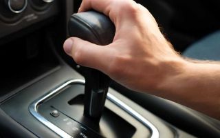 Почему автоматическая коробка дергается при переключении на холодную