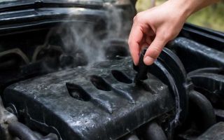 Почему двигатель троит после мойки подкапотного пространства