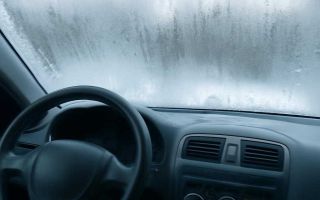 Почему зимой в салоне автомобиля запотевают стекла