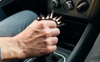 Почему механическая коробка хрустит при включении задней передачи