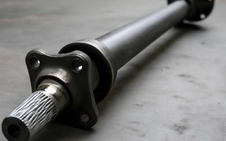 Почему приводной вал шумит в повороте, при торможении и задним ходом