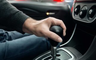 Почему автоматическая коробка дергается при движении в пробке