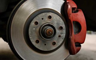 Какие тормозные колодки и диски подходят вашему автомобилю