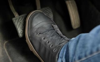 Причины вибрации педали сцепления при начале движения автомобиля
