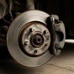 Как тормоза останавливают автомобиль без лишних мифов