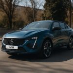 Peugeot 408 с гибридным приводом и точной дорожной настройкой