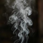 Дым из-под капота при нормальной температуре двигателя