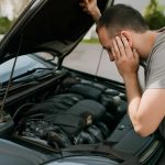 Почему из-под капота слышен металлический звон на холостом ходу