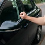 Причины стука в трансмиссии при начале движения автомобиля