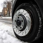 Подбор тормозных дисков для городской езды зимой