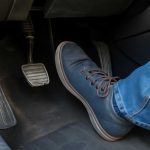Причины люфта в педали сцепления на автомобиле с механикой