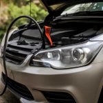 Почему аккумулятор разряжается после длительной стоянки автомобиля